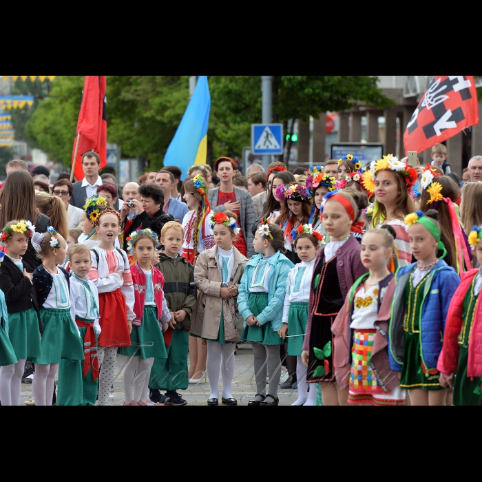 18 травня 2017 парад вишиванок у Маріуполі, Донецька обл.